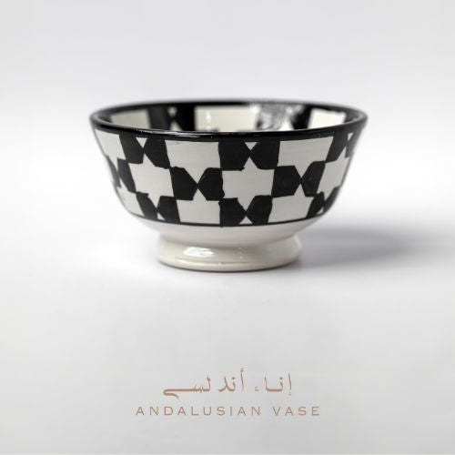 إناء أندلسي عميق